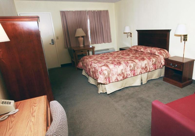 Home-Towne Lodge Omaha Room photo